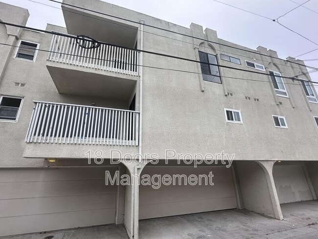 Building Photo - 3747 Yosemite St