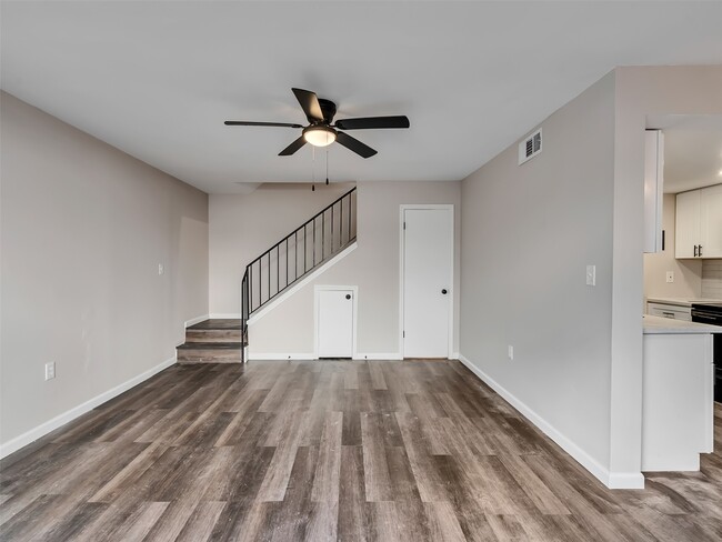 Building Photo - 5636 Birchmont Dr