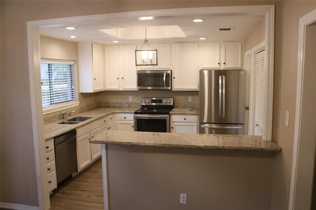 Building Photo - 11711 Memorial Dr