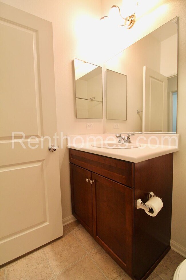 Building Photo - 1626 Waterlily Way