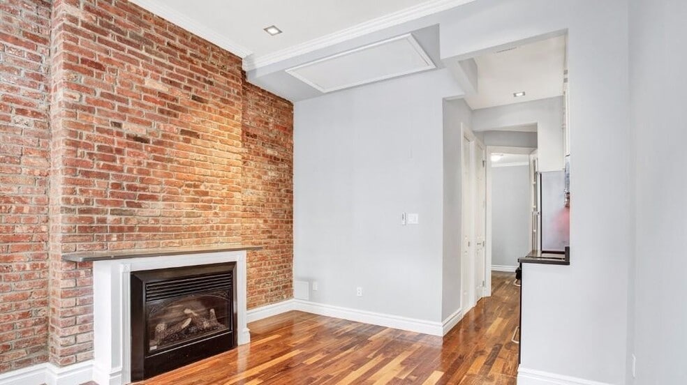 Building Photo - 53 Leroy St