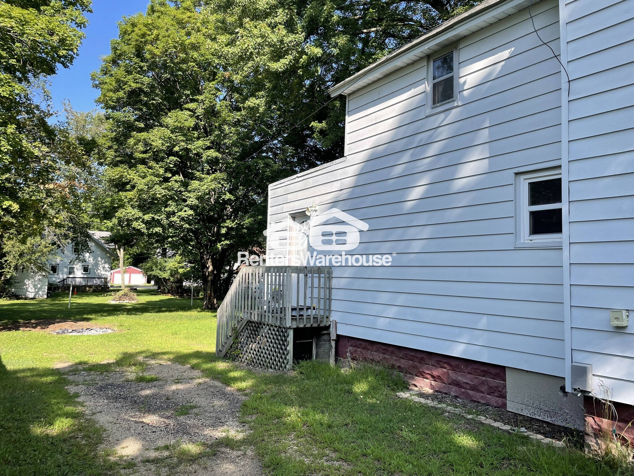 Building Photo - 1509 8th St E