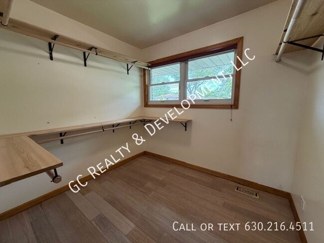 Building Photo - 381 W Millers Rd