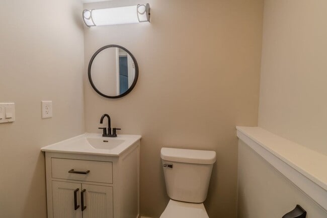 Building Photo - Bright & Updated 4-Bedroom Home Close to Everything