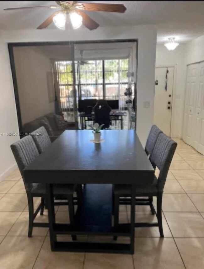 Building Photo - 830 NE 199th St