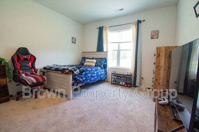 Building Photo - 131 Cayden Pl