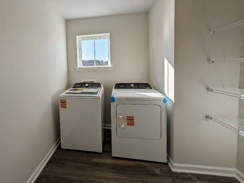 Building Photo - 525 Prestonfield Wy