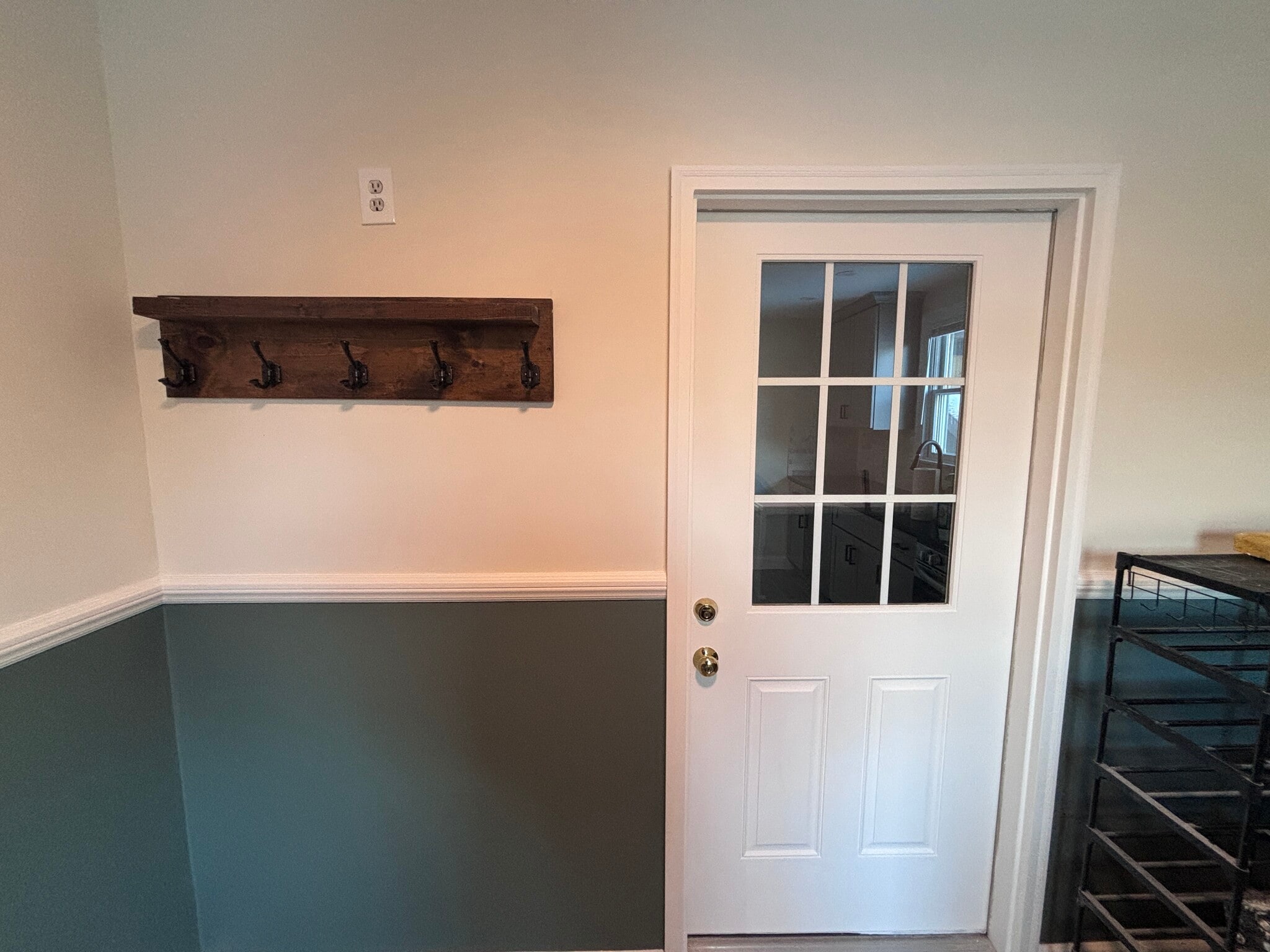 Building Photo - 101 Ponus Ave