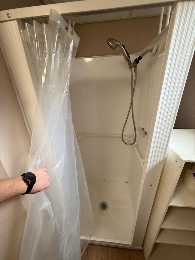 Building Photo - 4 Bedroom 2 Bathroom Home on Large Corner Lot with 2 Car Attached Garage In Great Neighborhood In...