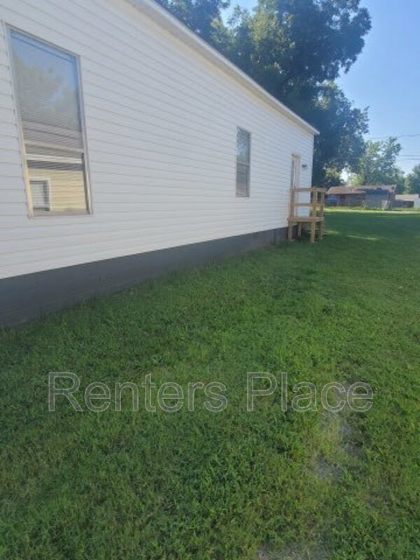 Building Photo - 108 E Mill Ave