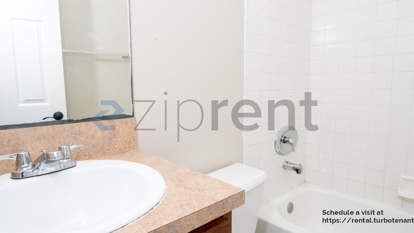 Building Photo - 3309 SW Frankford St