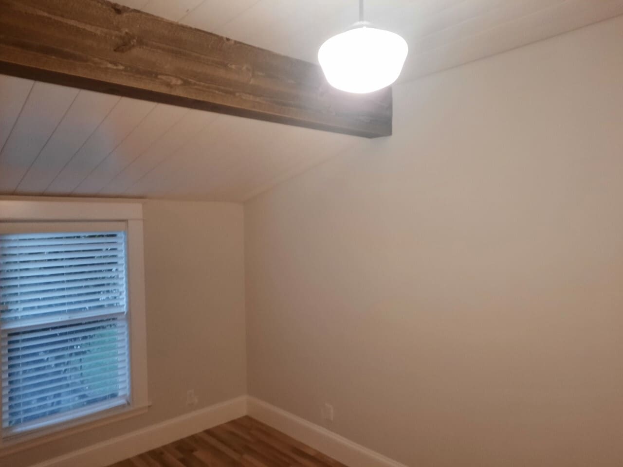 Bedroom - 602 E McLoughlin Blvd