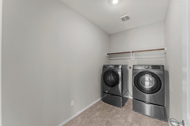 Building Photo - 154 Meadow Mill Dr