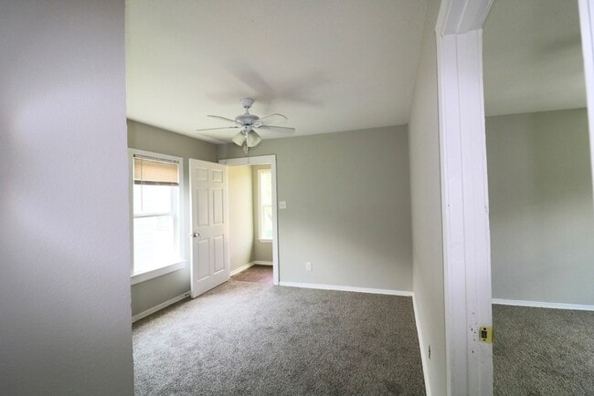Building Photo - 3102 Brackenridge St