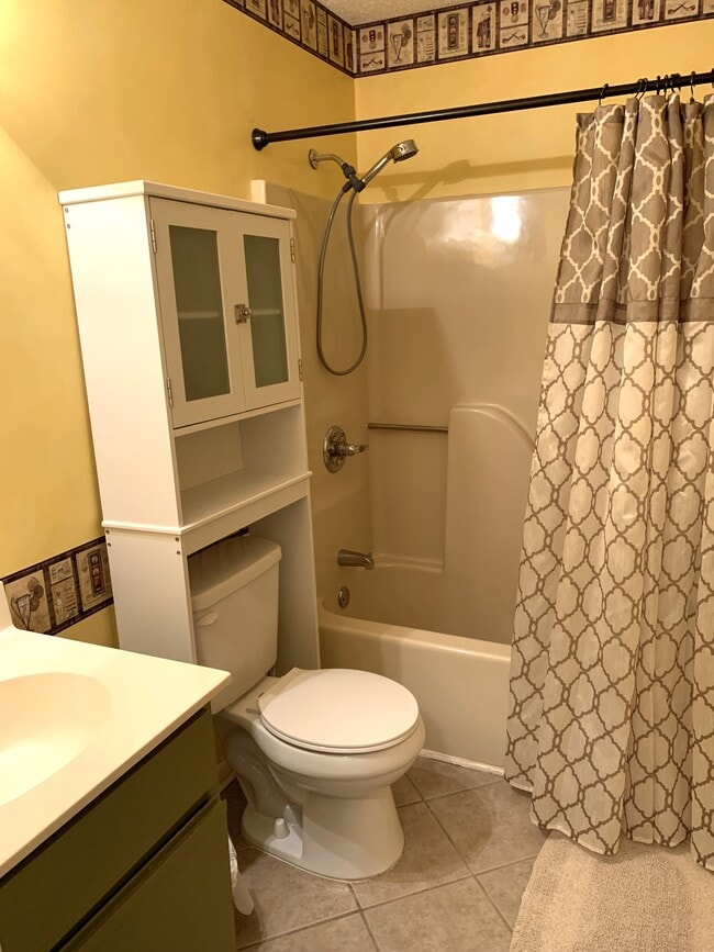 Building Photo - 3700 Golf Colony Ln