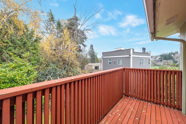 Building Photo - Seward Park