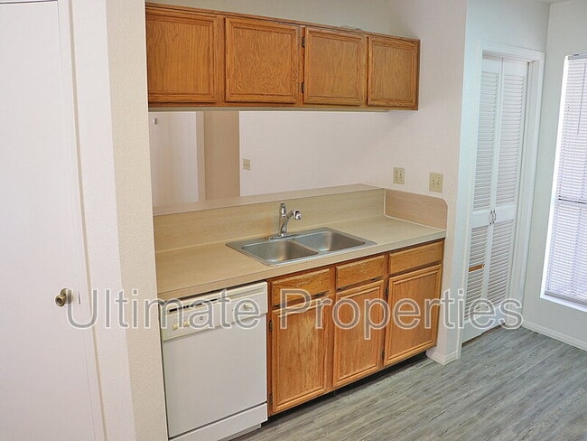 Building Photo - 6853 N 78th Ave