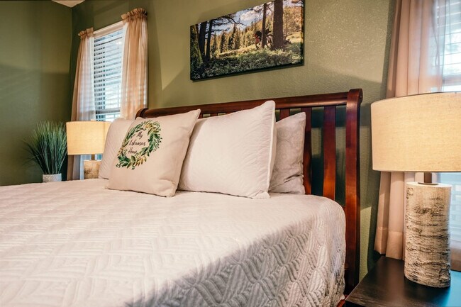 Building Photo - 1 Amesbury Dr