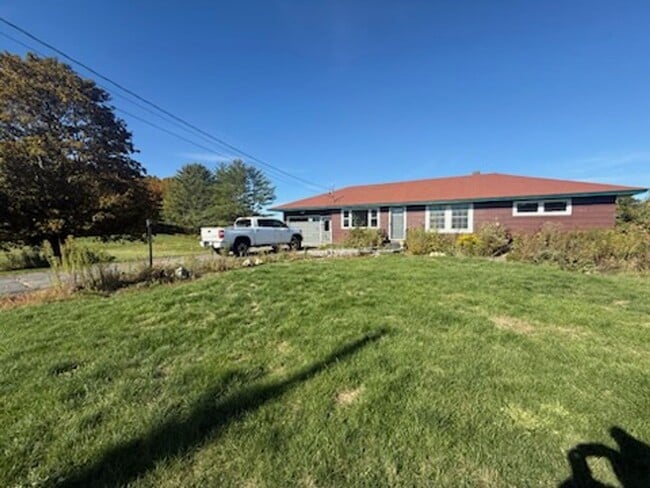 Building Photo - Three Bedroom Single Family House for Rent...