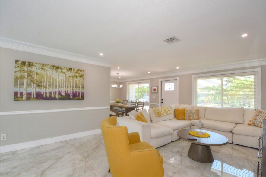 Building Photo - 2228 SE 10th St