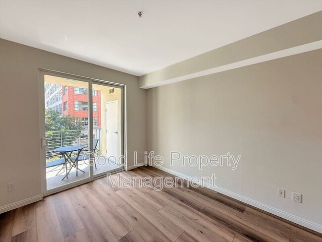 Building Photo - 350 K St