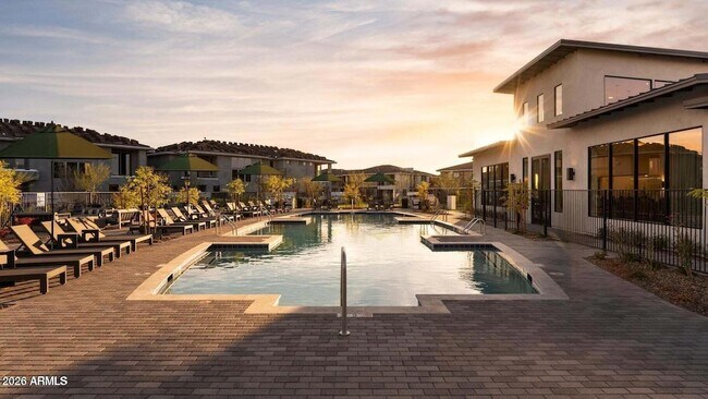 Building Photo - 2121 W Sonoran Desert Dr