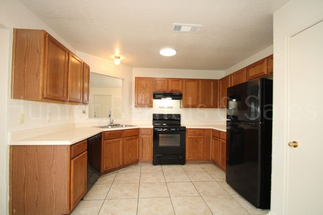 Building Photo - Perfect Four-Bedroom!