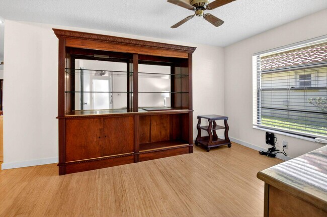 Building Photo - 10938 Roebelini Palm Ct