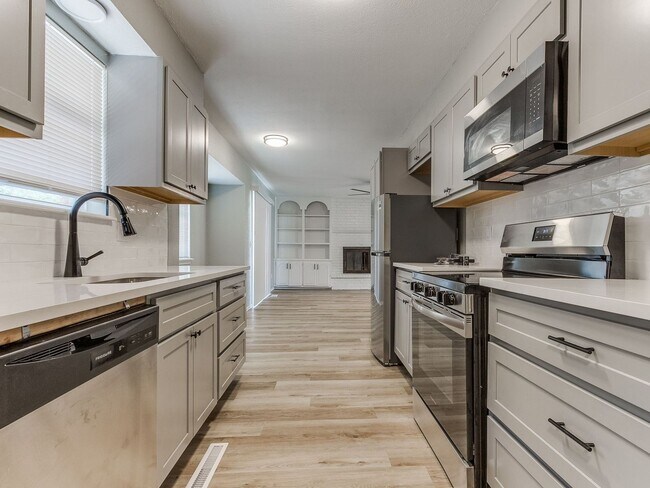 Building Photo - Stunning 4-Bedroom Home for Rent in Westwood Addition – Completely Remodeled on a Huge Lot!