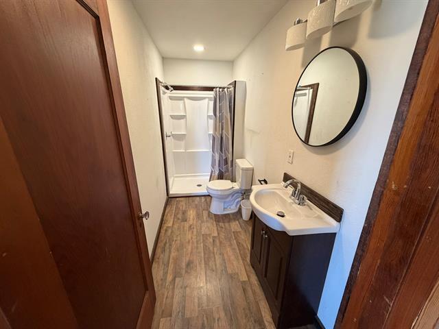 Building Photo - 352 SW Ave A