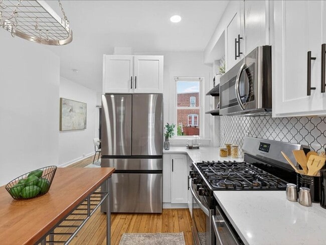 Building Photo - Gorgeous 4 Bedroom 2.5 Bathroom Available in Lancaster City