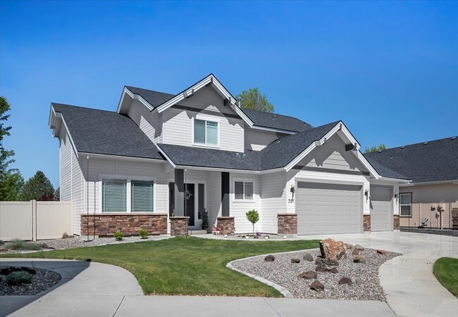 Primary Photo - 581 N Devon Pl