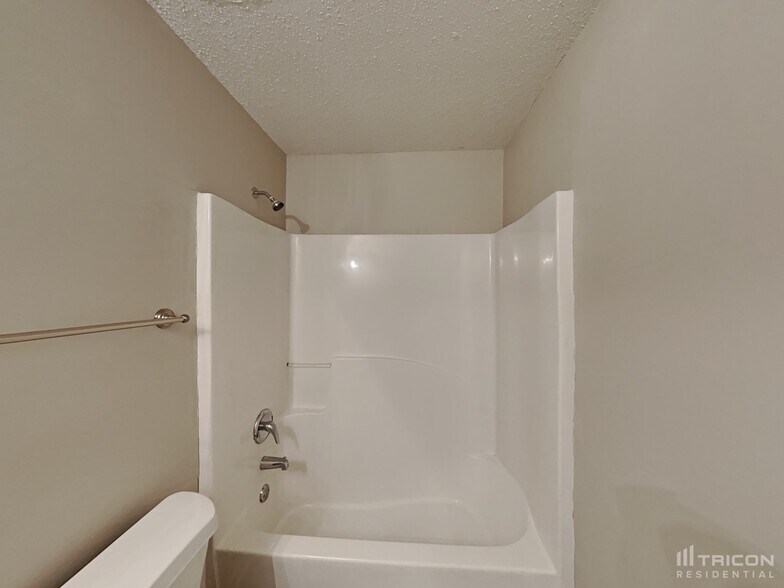 Building Photo - 4615 Derby Loop