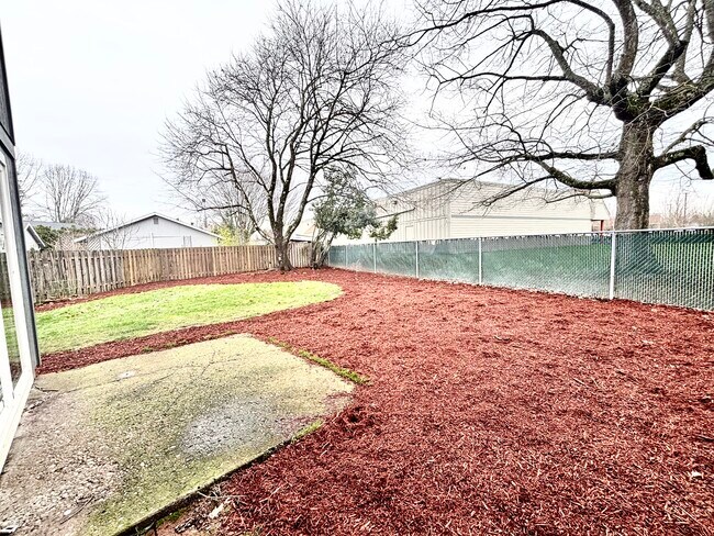 Building Photo - Beech Place Duplex