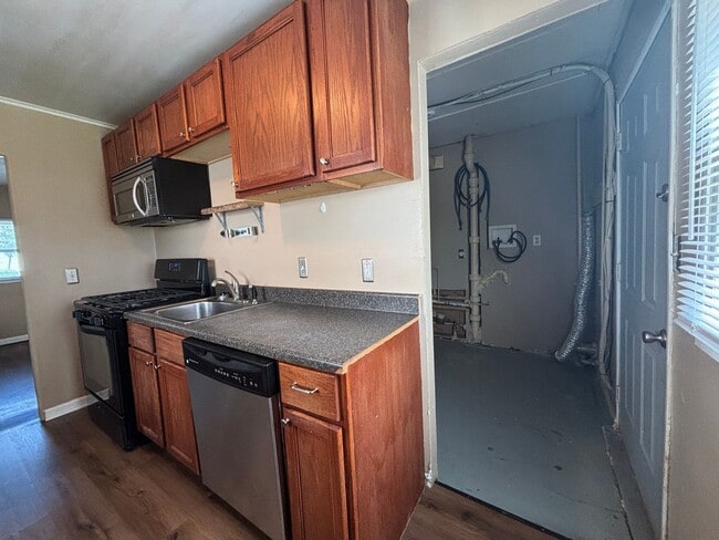 Building Photo - 2 Bedroom / 1 Bath Home in Council Bluffs!