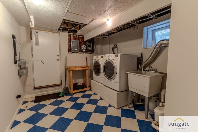 Building Photo - 3114 Abell Ave