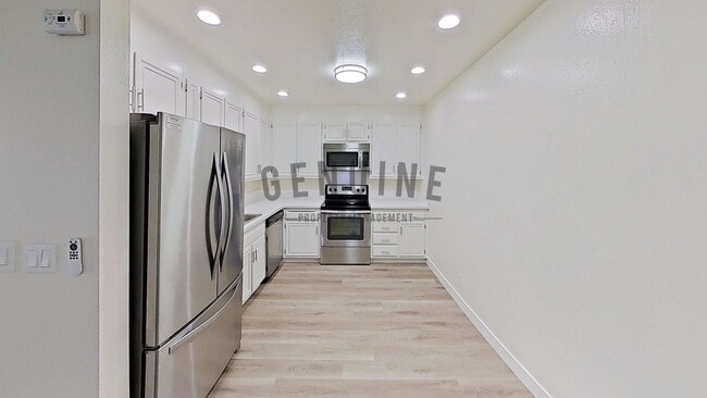 Building Photo - Remodeled 2Bd 2Ba Condo in Newport