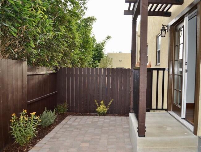 Building Photo - Charming 1 Bedroom North Park Apartment! Assigned Garage! Patio! In Unit Wash/Dryer!