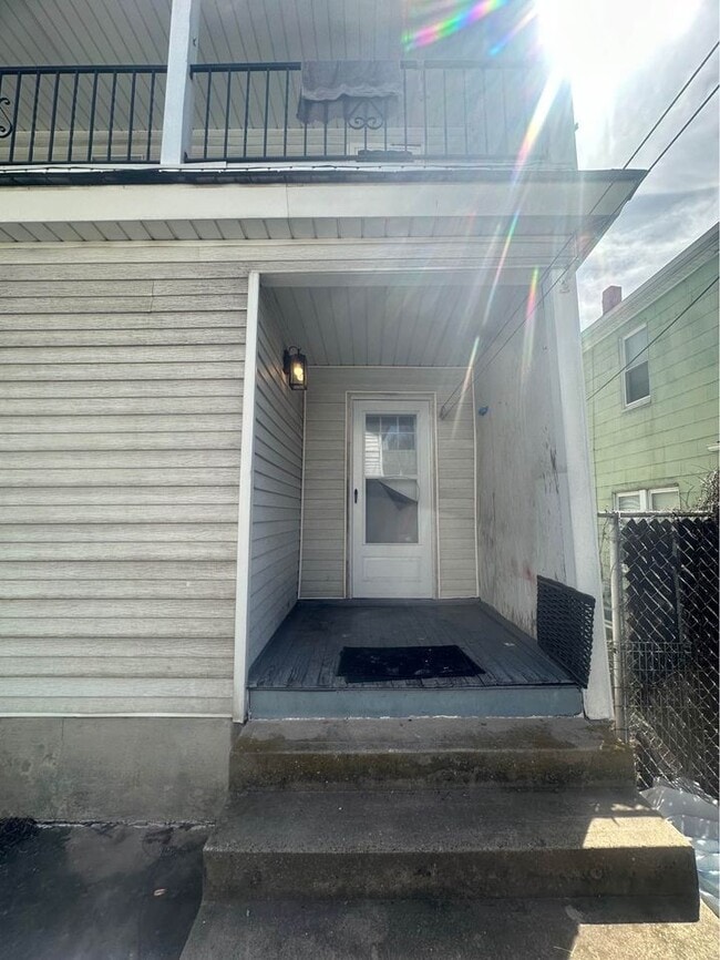 Building Photo - 1252 S 6th Ave