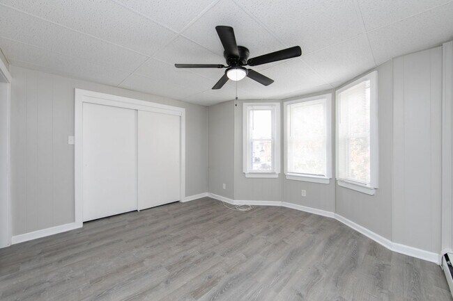 Building Photo - 12-14 South Broadway Gloucester City, NJ 0...