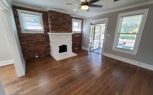 Building Photo - 668 Stonewall St