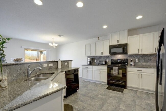 Building Photo - 900 Oatmeal Drive