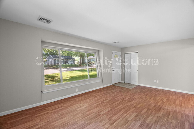Building Photo - 1144 Northdale Ave