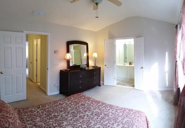 Building Photo - 3423 Lathenview Ct