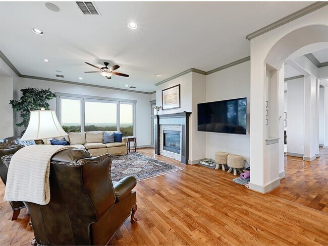 Building Photo - 2300 Barton Creek Blvd