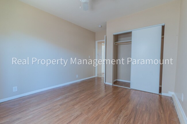 Building Photo - 1134 E 103rd Pl
