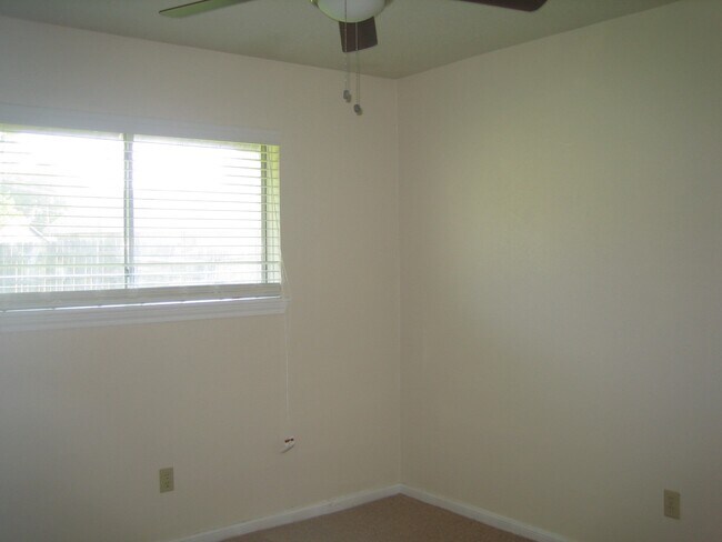 Building Photo - 10426 Sagebluff Dr