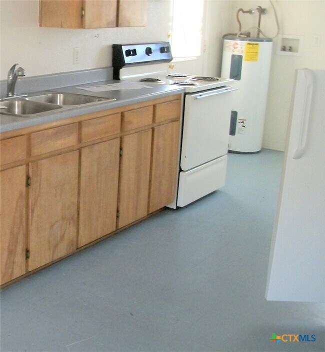 Building Photo - 434 County Rd 4616