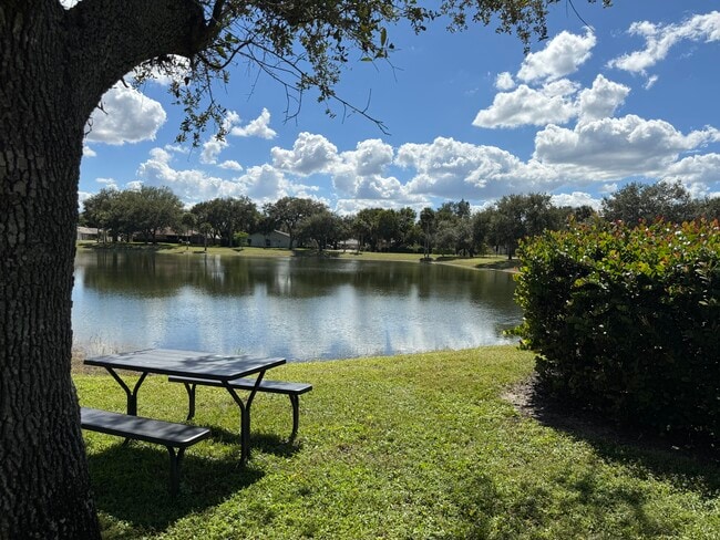 Building Photo - 12243 Londonderry Ln