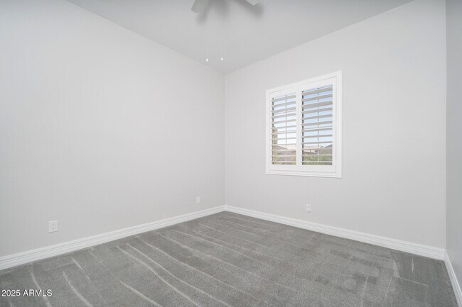 Building Photo - 9752 W Rowel Rd